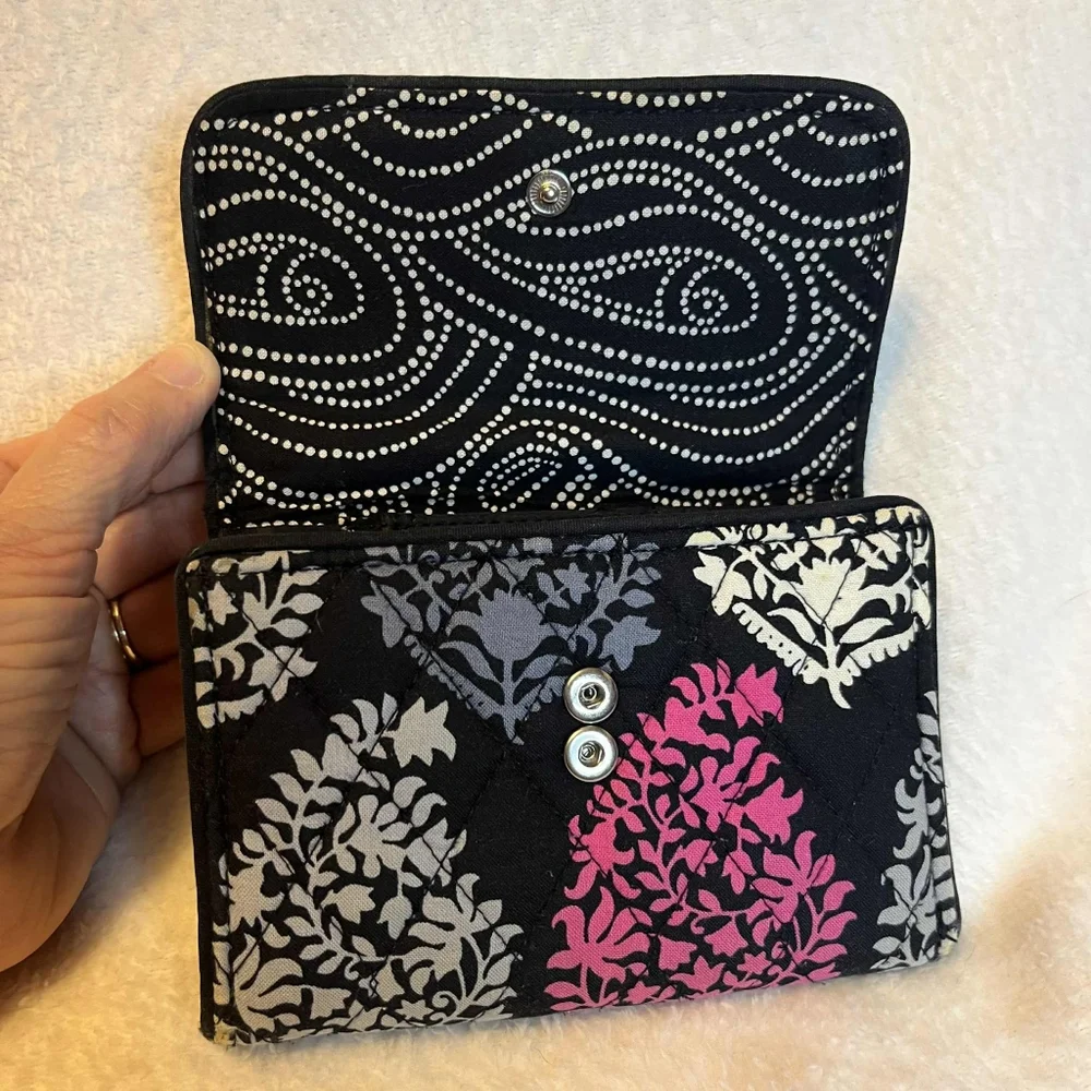 Vera Bradley Northern Lights Fall 2016 Pattern Trifold Wallet - Picture 5 of 13